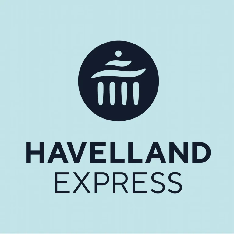 Hier sieht man das Logo vom Havelland Express, ein Icon in schwarz im Kreis ähnlich des Brandenburger Tors, darunter in zwei Zeilen Havelland Express auf hellblauem Hintergrund